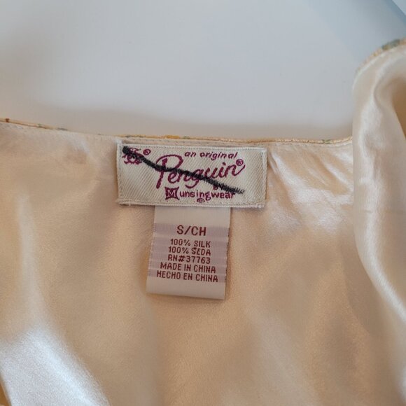 Cute soft flower pattern skirt - Picture 3 of 4